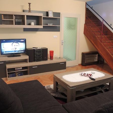 Apartment In Centre For 7 سبليت الغرفة الصورة