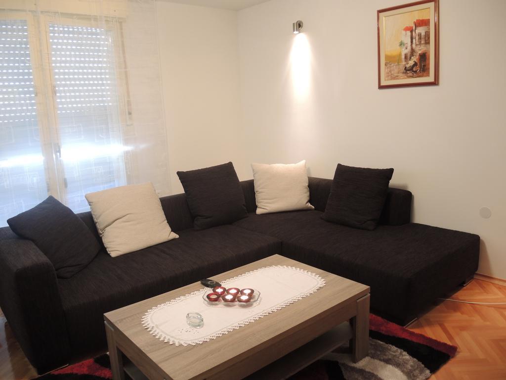 Apartment In Centre For 7 سبليت الغرفة الصورة