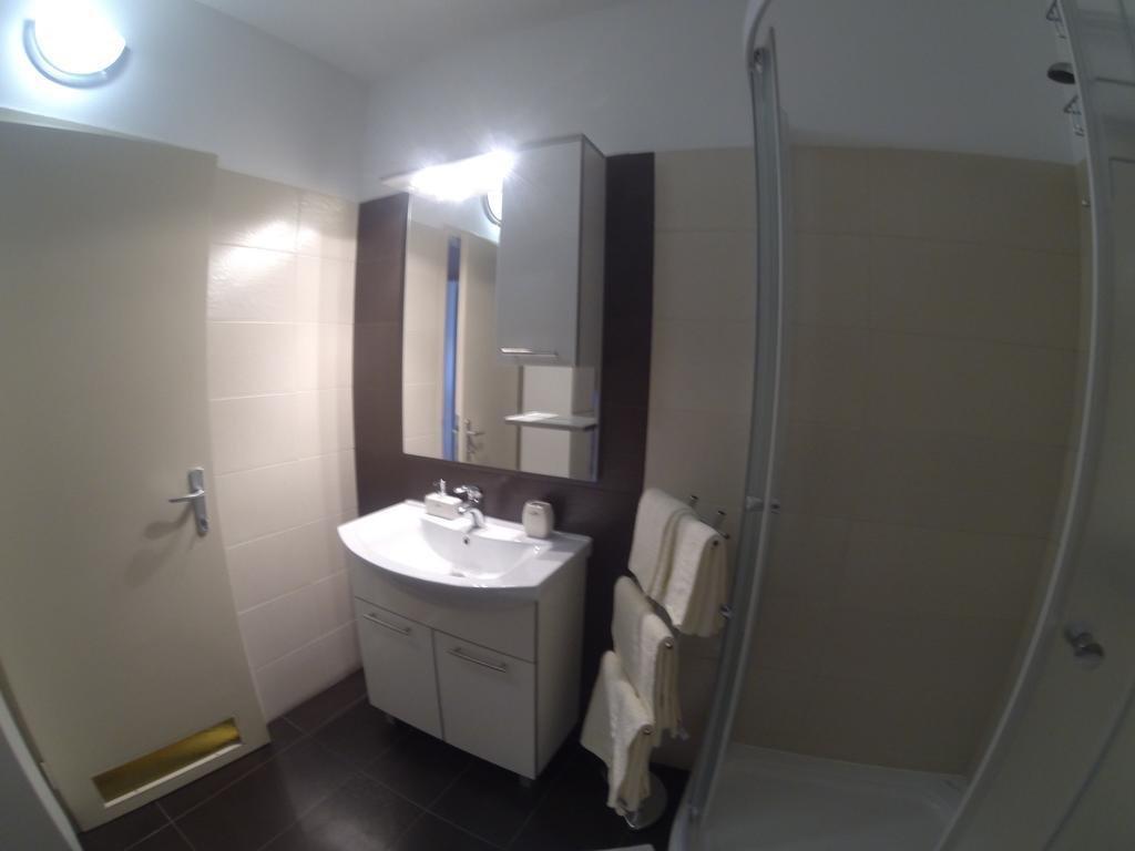 Apartment In Centre For 7 سبليت الغرفة الصورة