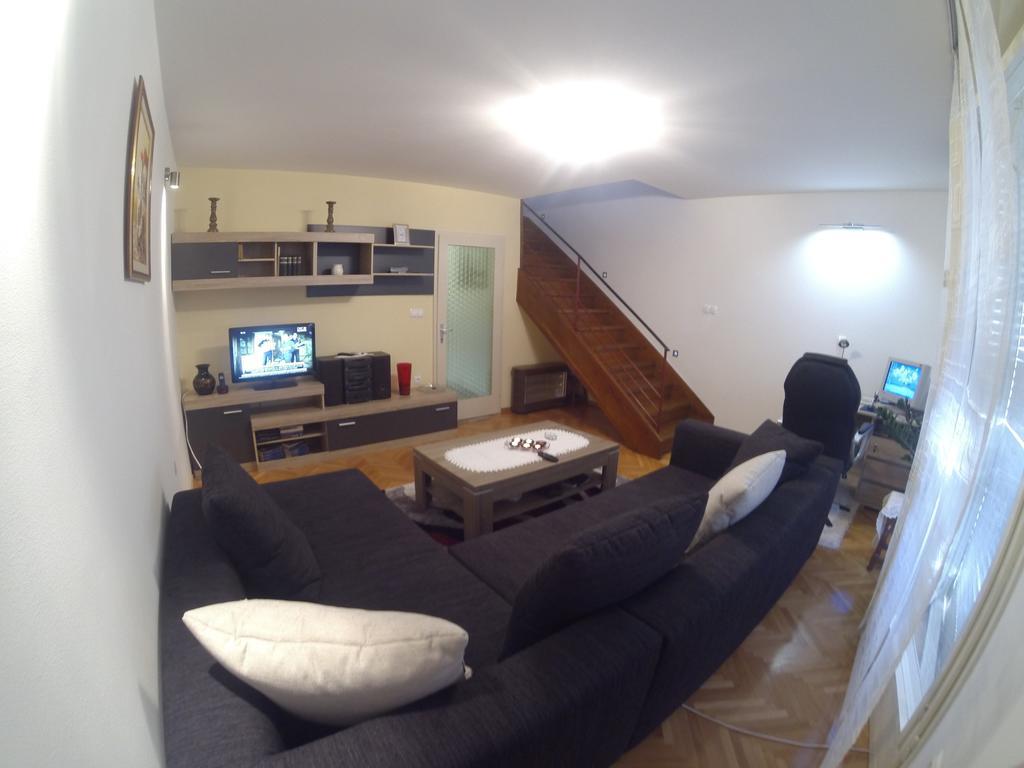 Apartment In Centre For 7 سبليت الغرفة الصورة