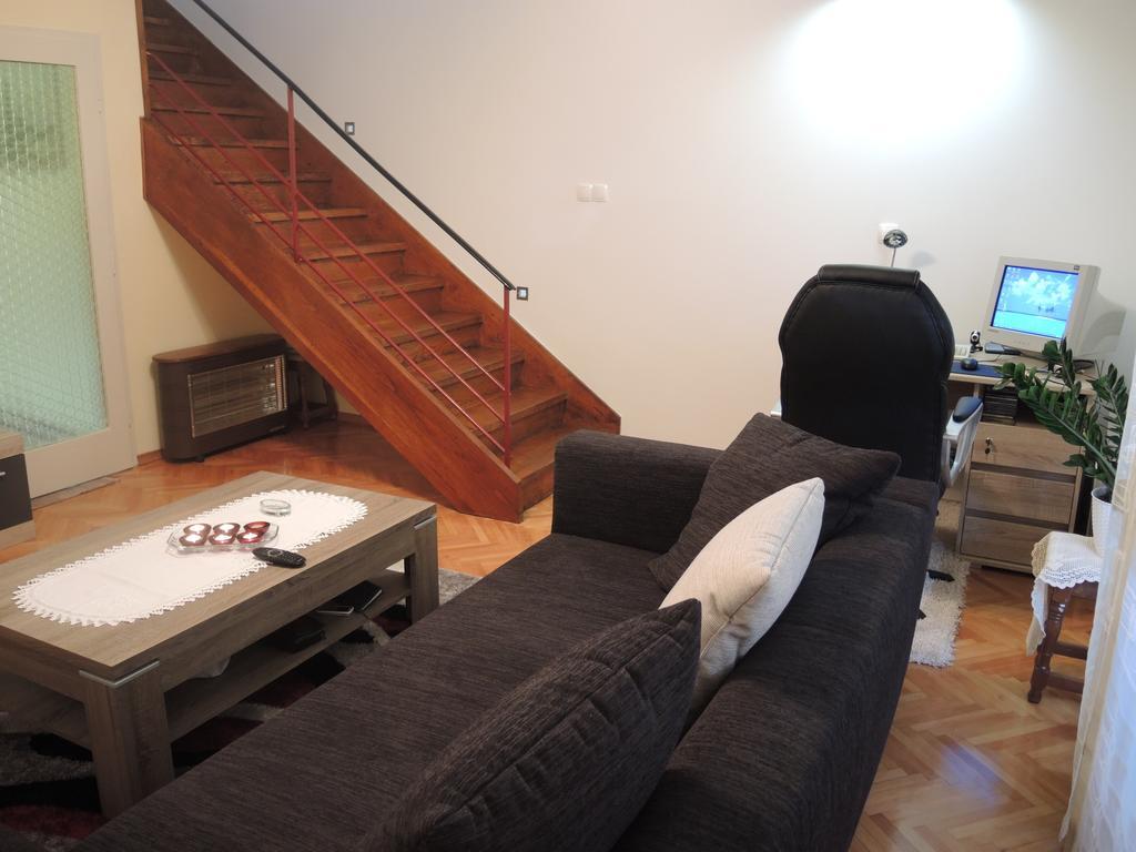 Apartment In Centre For 7 سبليت الغرفة الصورة